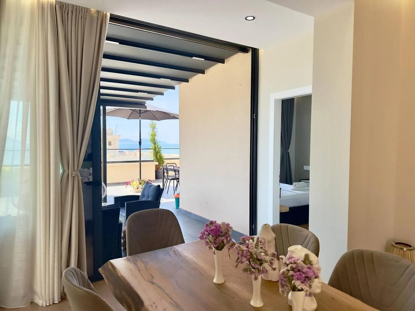 Sea View Luxury Penthouse,3Rooms Vlore 0*,