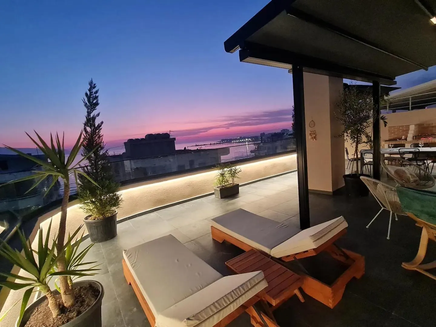 Sea View Luxury Penthouse,3Rooms Vlore 0*,